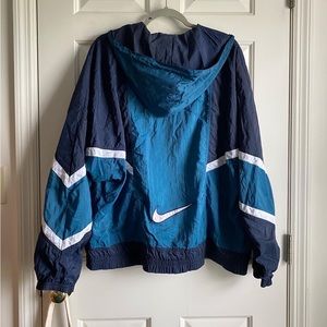 vintage nike windbreaker. unisex